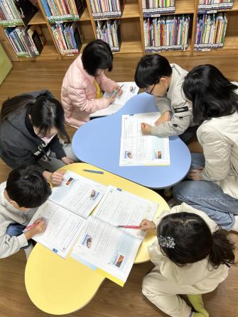 11월 직장맘 자녀학습 지원 "도서관다녀오겠습니다" 프로그램 이미지